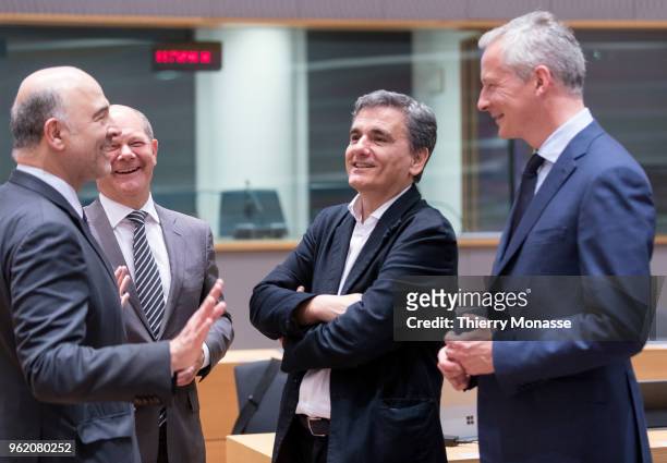 Economic and Financial Affairs, Taxation and Customs Commissioner Pierre Moscovici is talking with the German Federal Minister of Finance Olaf...