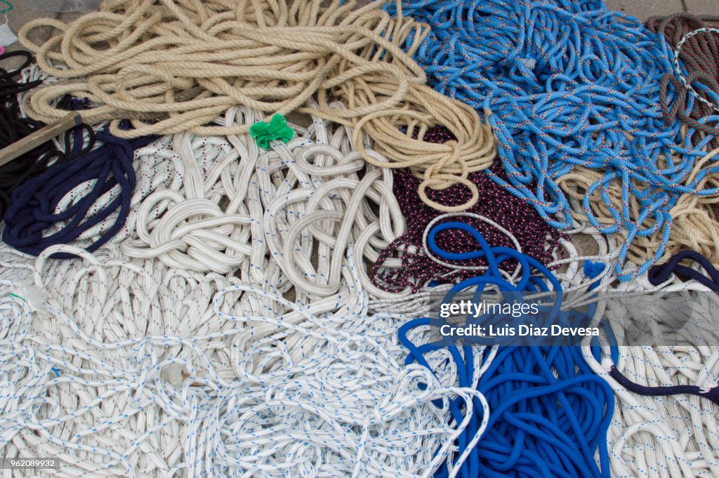 Sell Rope Lots Of Ropes To Sell Stock-Foto - Getty Images