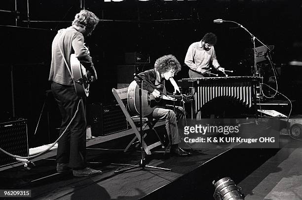 American singer-songwriter Tim Buckley performs with Lee Underwood and David Friedman on German TV show Beat-Club in September 1968.
