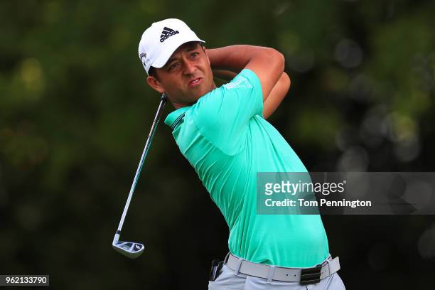 Xander Schauffele plays his shot from the ninth tee during round one of the Fort Worth Invitational at Colonial Country Club on May 24, 2018 in Fort...