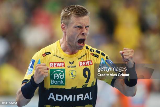 Gudjon Valur Sigurdsson of Rhein-Neckar Loewen celebrates a goal during the DKB HBL match between Rhein-Neckar Loewen and MT Melsungen at SAP Arena...