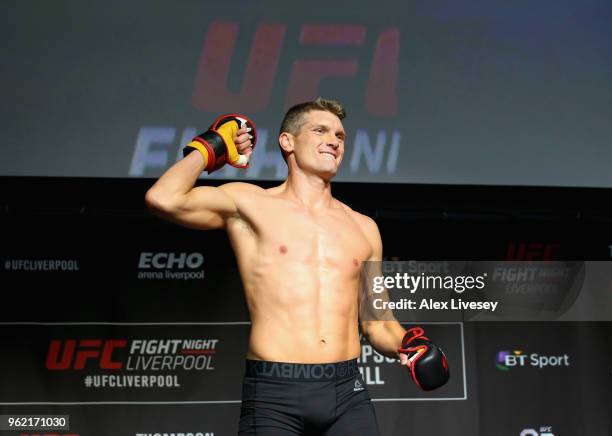 Stephen Thompson acknowledges the crowd during the UFC Fight Night open workouts at Space by Echo Arena on May 24, 2018 in Liverpool, England.