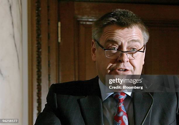 Otto Thoresen, advisor to the U.K. Treasury, delivers a report at the HM treasury in London, U.K., on Monday, March 3, 2008. Treasury Minister Yvette...