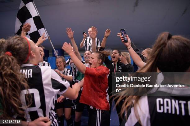 Juventus team celebrate during the women serie A final match between Juventus Women and Brescia calcio Femminile at Silvio Piola Stadium on May 20,...