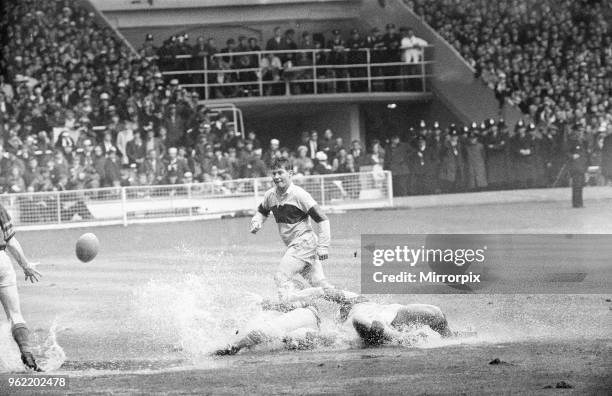 Leeds 11-10 Wakefield Trinity, Rugby League Challenge Cup Final match at Wembley Stadium, London, Saturday 11th May 1968. The match is also known as...