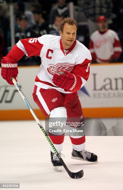 Nicklas Lidstrom of the Detroit Red Wings warms up before their game against the San Jose Sharks at HP Pavilion on January 9, 2010 in San Jose,...