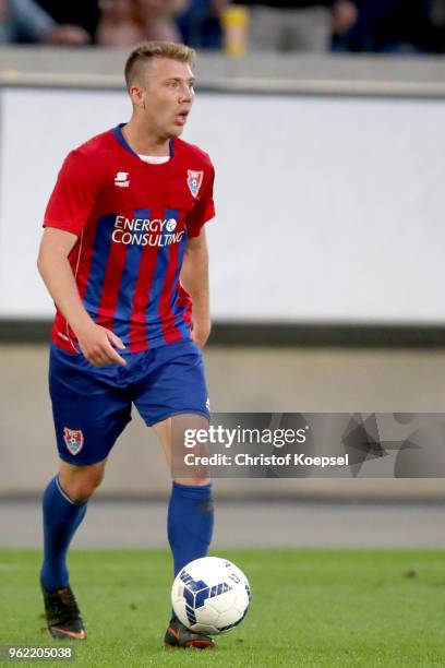 Connor Krempicki of Uerdingen runs with the ball during the Third League Playoff first leg match between KFC Uerdingen and Waldhof Mannheim at...