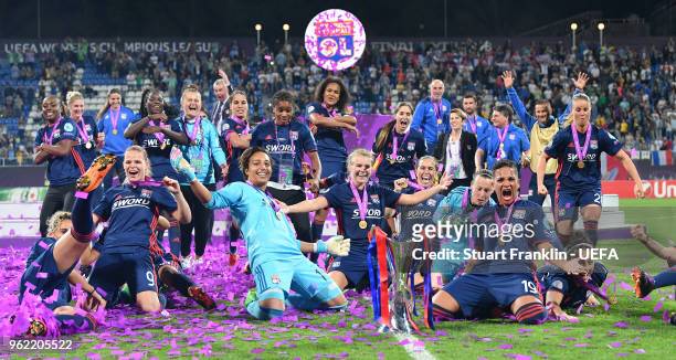 The players of Lyon celebrate after the UEFA Women's Champions League final match between VfL Wolfsburg and Olympique Lyonnais on May 24, 2018 in...