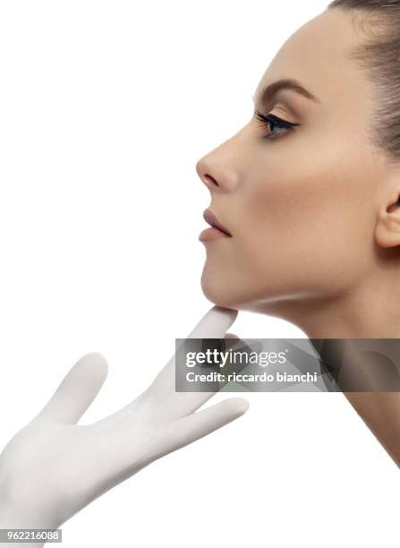 beautiful woman skin care preparation before facial surgery - schoonheidsbehandeling stockfoto's en -beelden