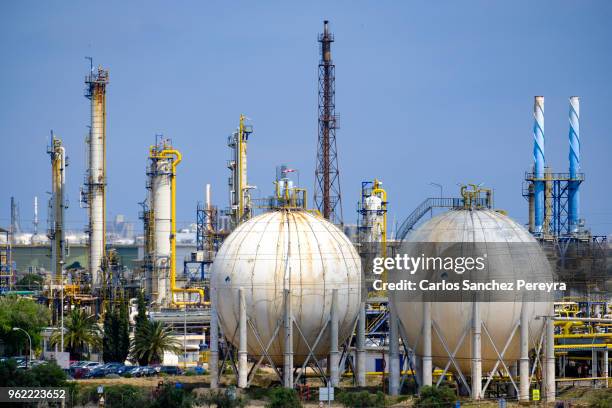 chemical industry in catalonia - tarragona stock-fotos und bilder
