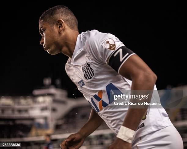 David Braz of Santos before the match between Santos and Real Garcilaso as a part of Copa Libertadores 2018 at Vila Belmiro Stadium on May 24, 2018...