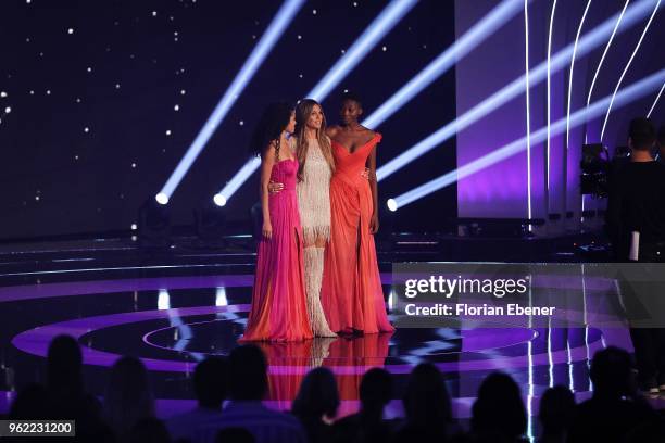 Julianna Townsend, Heidi Klum and Oluwatoniloba Dreher-Adenuga during the Germany's Next Topmodel Finals at ISS Dome on May 24, 2018 in Duesseldorf,...