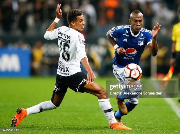 Pedrinho of Corinthians of Brazil and Felipe Banguero of Milionarios of Colombia in action during the match for the Copa CONMEBOL Libertadores 2018...