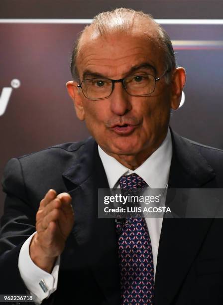 Liberal Party presidential candidate Humberto de la Calle takes part in a TV debate in Bogota on May 24, 2018. - Colombia will hold presidential...