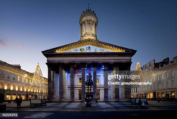 gallery of modern art - glasgow schotland stockfoto's en -beelden