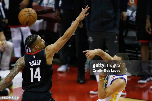 Gerald Green of the Houston Rockets defends against Stephen Curry of the Golden State Warriors in the fourth quarter of Game Five of the Western...