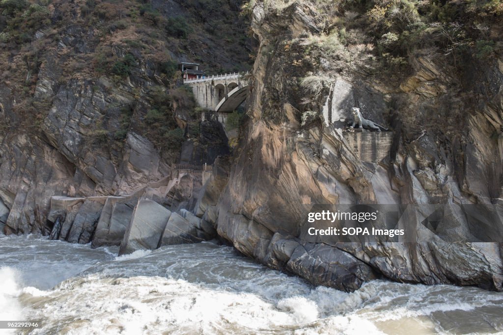 A Tiger scupture seen at the Tiger Leaping Gorge...