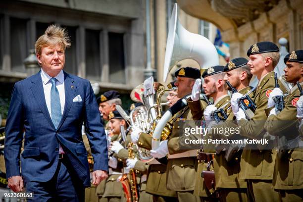 King Willem-Alexander of The Netherlands during an official farewell ceremony at the Grand Ducal Palace of Luxembourg on May 25, 2018 in Luxembourg,...