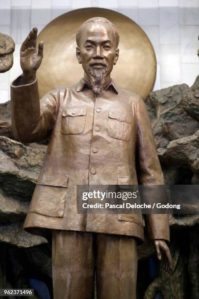 statue of ho chi minh, central hall, ho chi minh museum ho chi minh (1890-1969) vietnamese communist leader about 1948. hanoi. vietnam. - 1969 2017 stock pictures, royalty-free photos & images