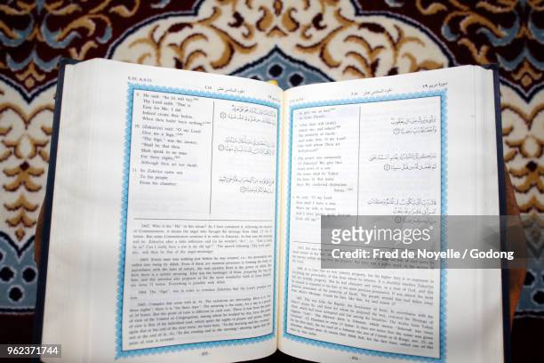 holy quran translated into english - association of religion data archives stock pictures, royalty-free photos & images