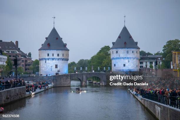 kortrijk - kortrijk city stockfoto's en -beelden