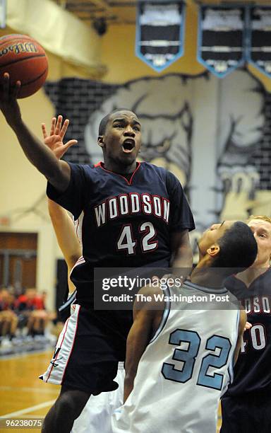 January 5, 2010 CREDIT: Tracy A Woodward / TWP. LOCATION: CENTREVILLE HIGH SCHOOL, CENTREVILLE, VA. CAPTION: At 6:59 in the first period, WT...