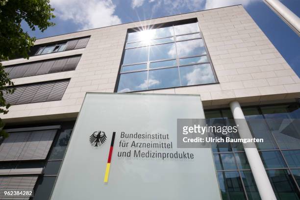 Exterior view with logo of the Federal Institute for Drugs and Medical Devices in Bonn.