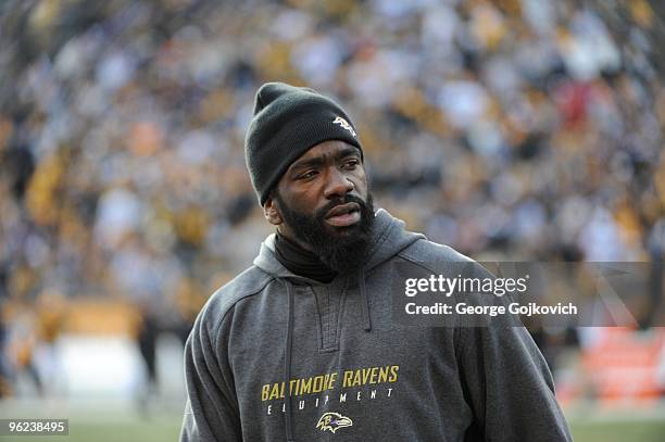 Injured defensive back Ed Reed of the Baltimore Ravens looks on from the sideline during a game against the Pittsburgh Steelers at Heinz Field on...