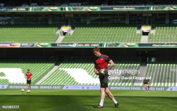 Dublin , Ireland - 25 May 2018; Rhys Patchell during the Scarlets captains run at the Aviva Stadium in Dublin.