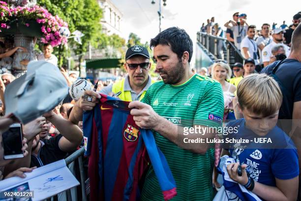 Deco of UEFA Champions League Legends gives autographs to fans during the Ultimate Champions Tournament at the Champions Festival ahead of the UEFA...