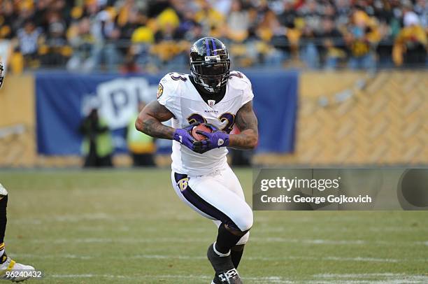 Running back Willis McGahee of the Baltimore Ravens runs the football against the Pittsburgh Steelers during a game at Heinz Field on December 27,...