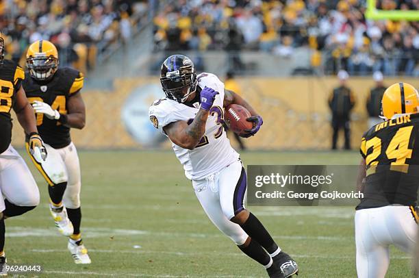 Running back Willis McGahee of the Baltimore Ravens runs the football against the Pittsburgh Steelers during a game at Heinz Field on December 27,...