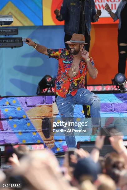 Shaggy performs on ABC's "Good Morning America" show at Rumsey Playfield, Central Park on May 25, 2018 in New York City.