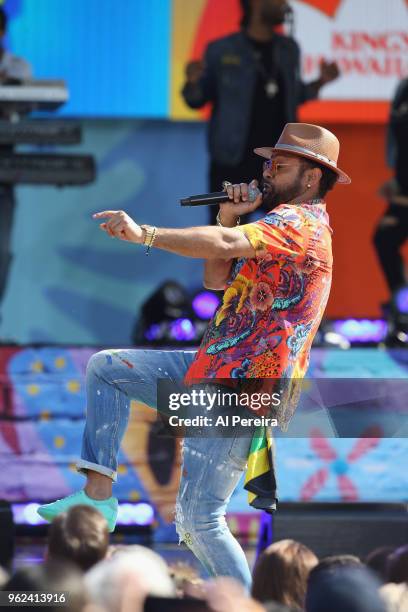 Shaggy performs on ABC's "Good Morning America" show at Rumsey Playfield, Central Park on May 25, 2018 in New York City.