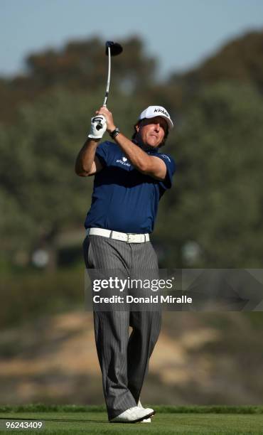 Phil Mickelson tees off the 5th hole during the 2010 Farmers Insurance Open, Round 1 on January 28, 2010 at Torrey Pines in La Jolla, California.