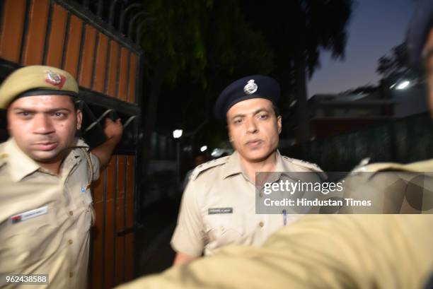 Harendra K. Singh and his team leave Deputy Chief Minister of Delhi, Manish Sisodia's residence after the investigation of manhandling case of Chief...