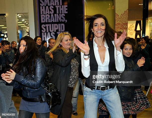 Elsa Anka attends a fundraising event for Haiti at the Illa commercial center on January 28, 2010 in Barcelona, Spain.