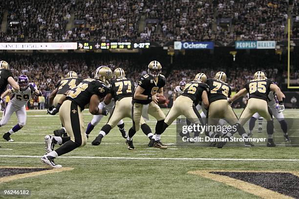 Playoffs: New Orleans Saints QB Drew Brees in action, handoff vs Minnesota Vikings. New Orleans, LA 1/24/2010 CREDIT: Damian Strohmeyer