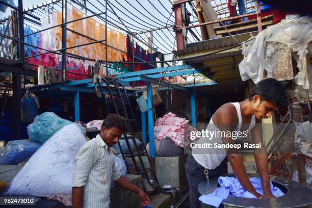 dhobi ghat - dhobi ghat stock pictures, royalty-free photos & images