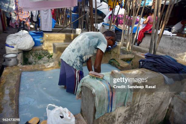 dhobi ghat - dhobi ghat stock pictures, royalty-free photos & images