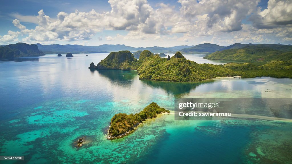 Luftaufnahme von Snake Island, El Nido, Palawan, Philippinen