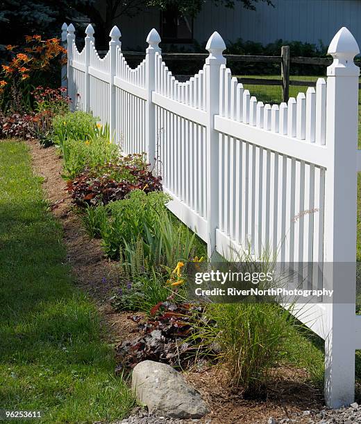 valla de piquete - rivernorthphotography fotografías e imágenes de stock