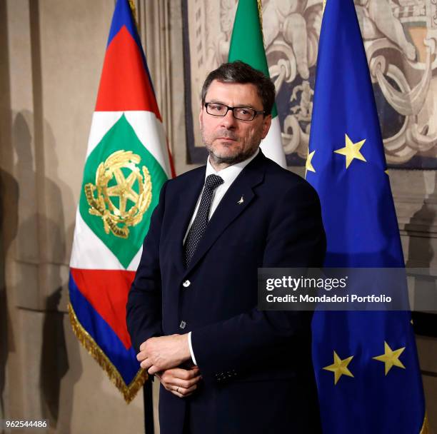 Il politico italiano Giancarlo Giorgetti, capogruppo alla Camera dei Deputati per la Lega Nord, al Quirinale per un giro di consultazioni. Roma, 14...