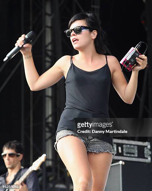 Lily Allen performs at Day 1 of the V Festival at Hylands Park on August 22, 2009 in Chelmsford, England.