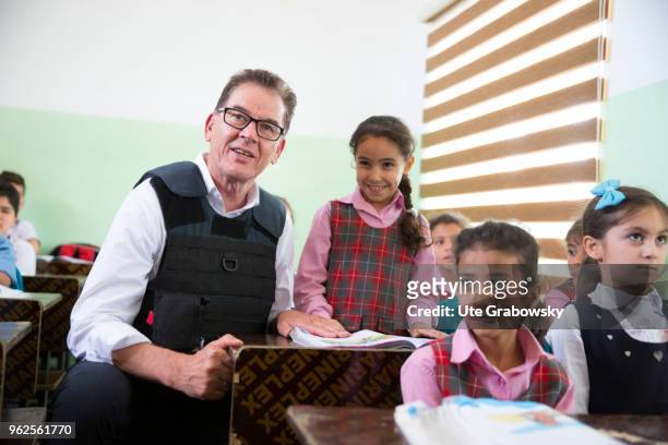 April 24: German Development Minister Gerd Mueller, CSU, is visiting the Al Huda School of UNICEF, a BMZ-funded rehabilitation center in West Mosul...
