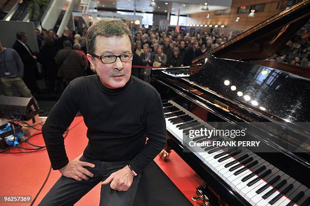 Cd R Rene Martin Rene Martin Photos and Premium High Res Pictures - Getty Images