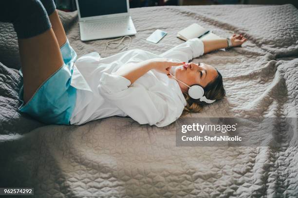 114 Stomach Noises Stock Photos, High-Res Pictures, and Images - Getty