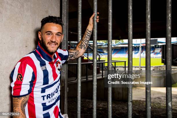 Pol Llonch Puyalto of Willem II signing a contract during the Pol Llonch Puyalto on May 24, 2018