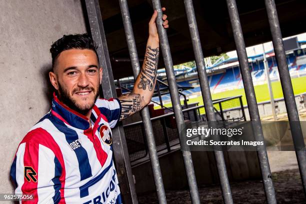 Pol Llonch Puyalto of Willem II signing a contract during the Pol Llonch Puyalto on May 24, 2018