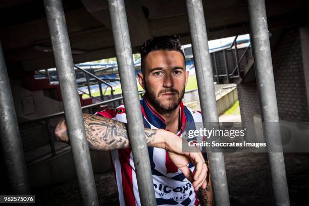 Pol Llonch Puyalto of Willem II signing a contract during the Pol Llonch Puyalto on May 24, 2018